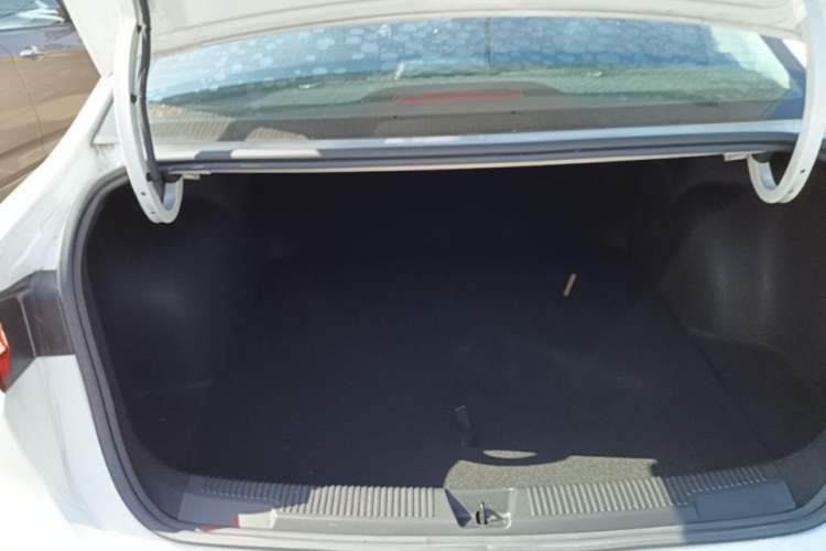 Used Roewe i5 2023 1.5L CVT Luxury Edition Trunk