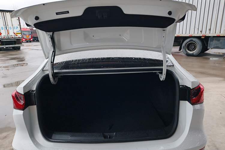 Used Roewe i5 2023 1.5L Manual Excellence Edition Trunk