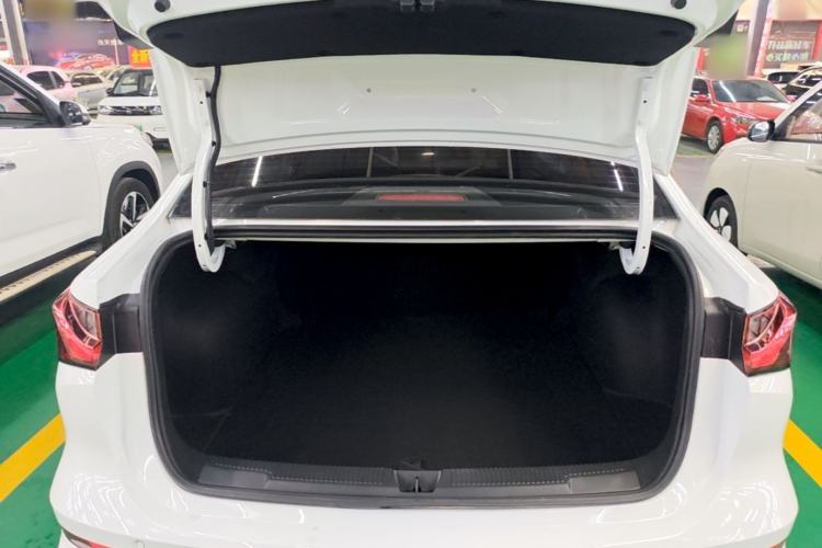 Used Roewe i5 2023 1.5L CVT Luxury Edition Trunk