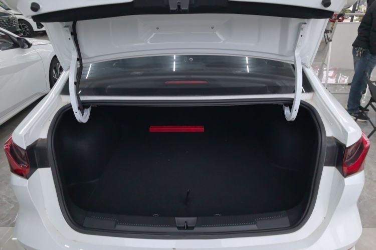 Used Roewe i5 2023 1.5L CVT Luxury Edition Trunk