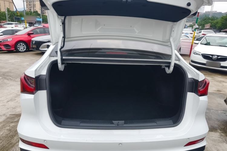 Used Roewe i5 2023 1.5L CVT Luxury Edition Trunk