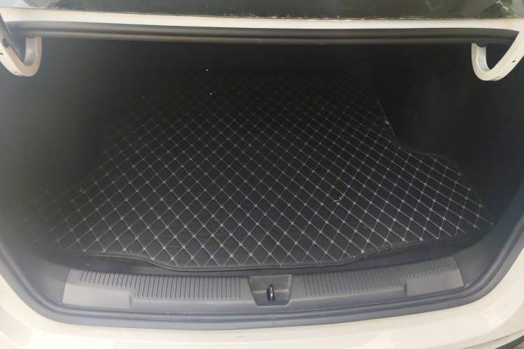 Used Roewe i5 2023 1.5L Manual Comfort Edition Trunk