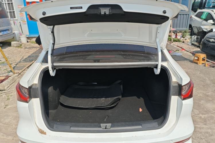 Used Roewe i5 2023 1.5L CVT Luxury Edition Trunk