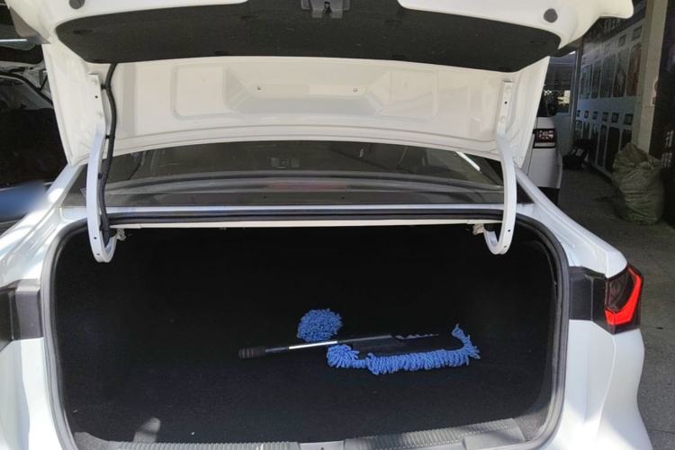 Used Roewe i5 2023 1.5L CVT Luxury Edition Trunk