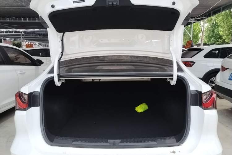 Used Roewe i5 2023 1.5L Manual Excellence Edition Trunk