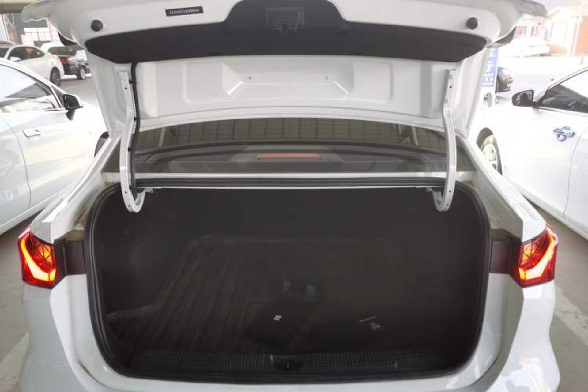 Used Roewe i5 2023 1.5L Manual Comfort Edition Trunk