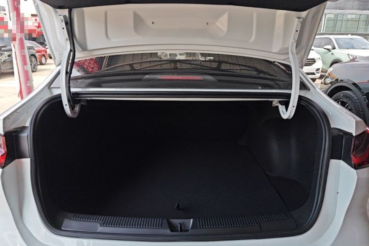 Used Roewe i5 2023 1.5L CVT Luxury Edition Trunk