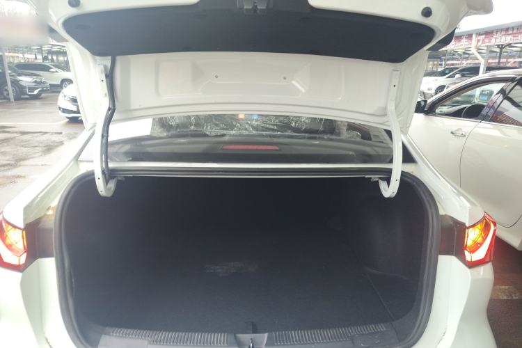 Used Roewe i5 2023 1.5L CVT Luxury Edition Trunk