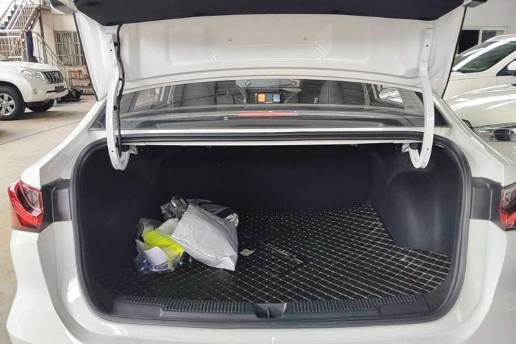 Used Roewe i5 2023 1.5L CVT Luxury Edition Trunk