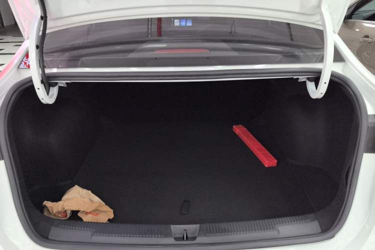 Used Roewe i5 2023 1.5L Manual Excellence Edition Trunk