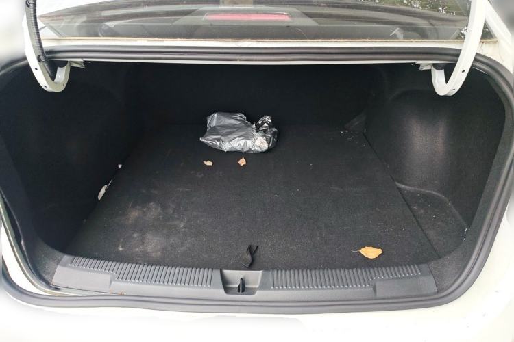 Used Roewe i5 2023 1.5L Manual Comfort Edition Trunk