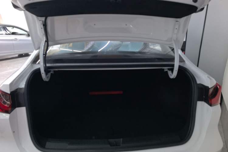 Used Roewe i5 2023 1.5L CVT Luxury Edition Trunk