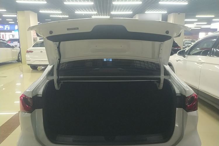 Used Roewe i5 2023 1.5L CVT Luxury Edition Trunk