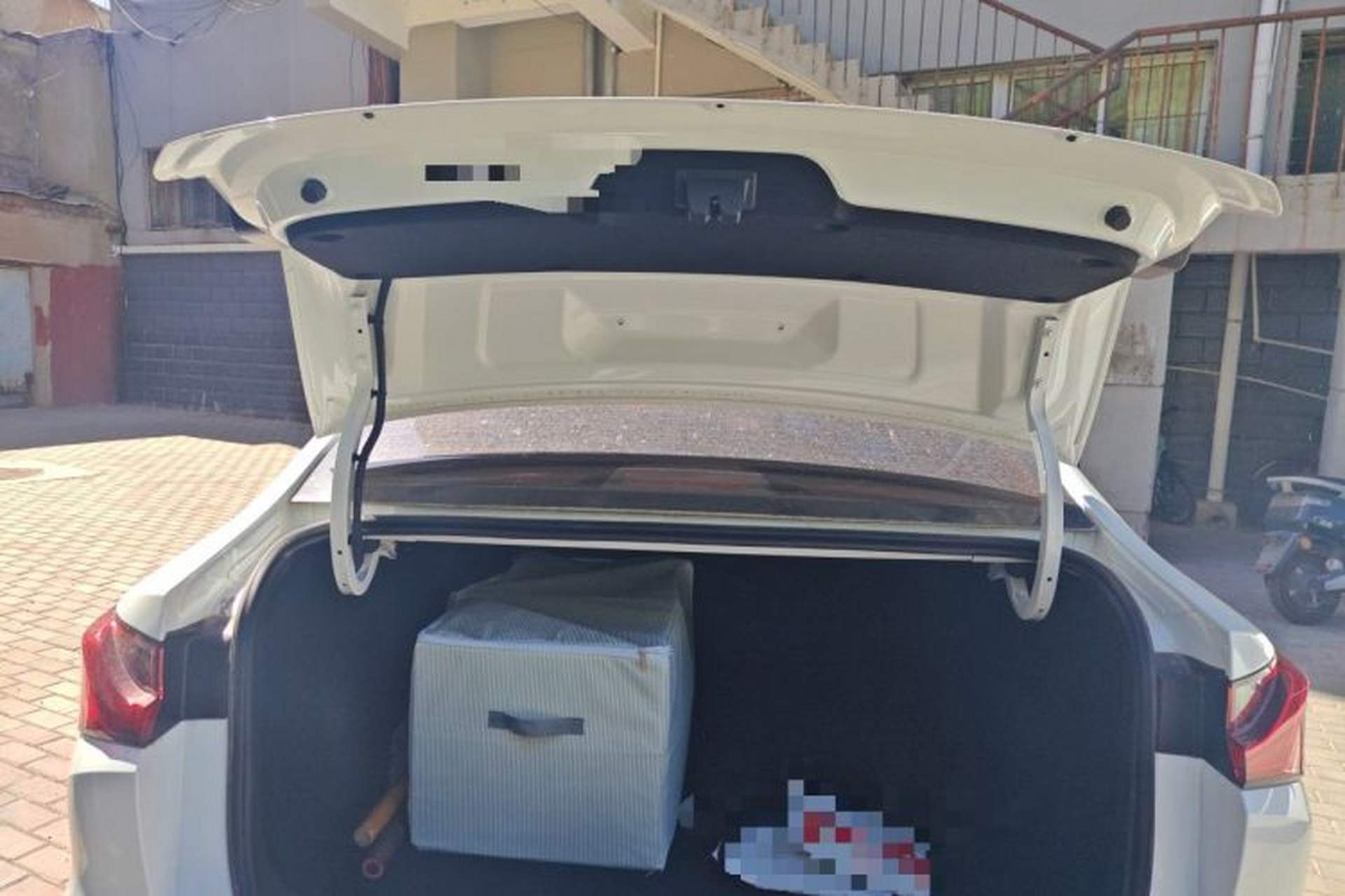 Used Roewe i5 2023 1.5L Manual Comfort Edition Trunk