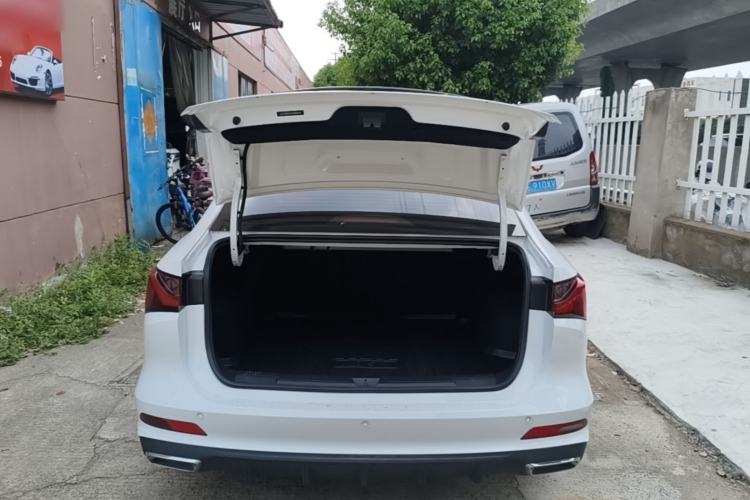 Used Roewe i5 2023 1.5L CVT Luxury Edition Trunk