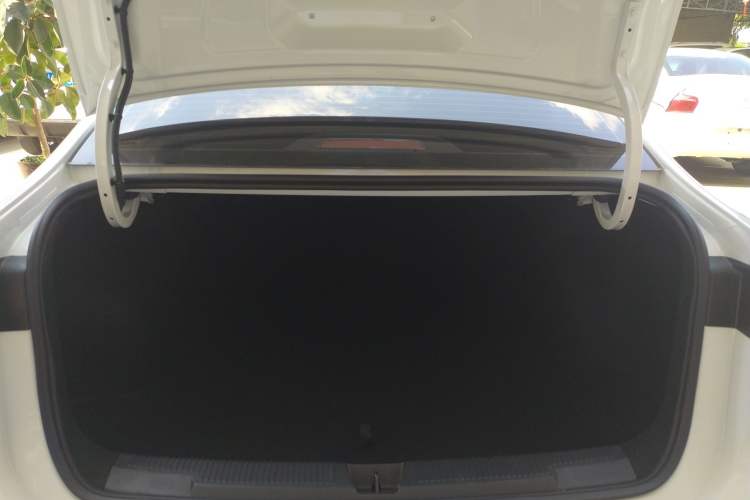Used Roewe i5 2023 1.5L Manual Comfort Edition Trunk