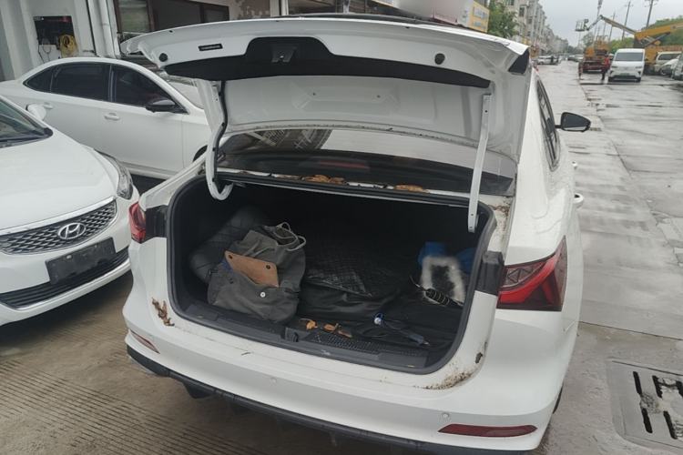 Used Roewe i5 2023 1.5L CVT Luxury Edition Trunk