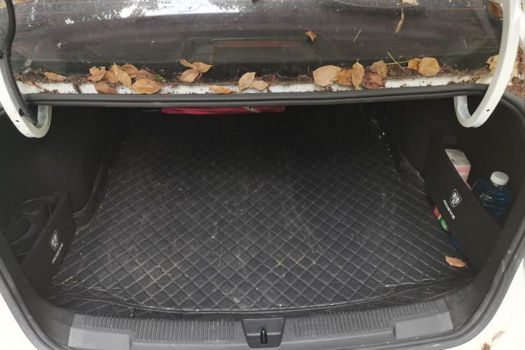 Used Roewe i5 2023 1.5L Manual Comfort Edition Trunk