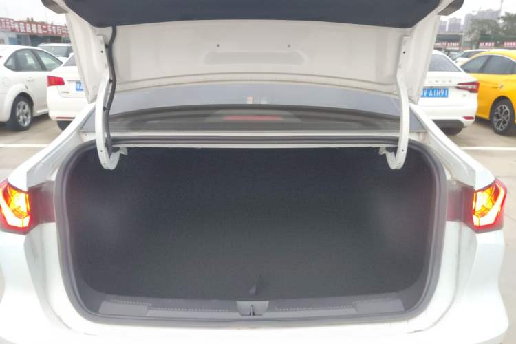 Used Roewe i5 2023 1.5L CVT Luxury Edition Trunk