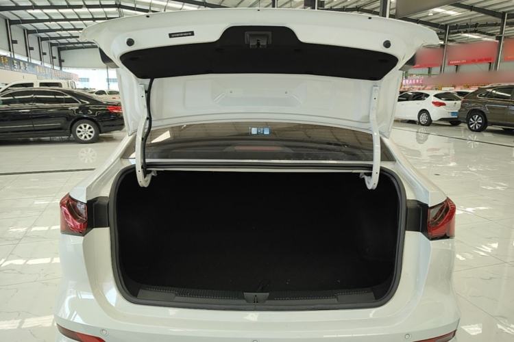 Used Roewe i5 2023 1.5L Manual Excellence Edition Trunk