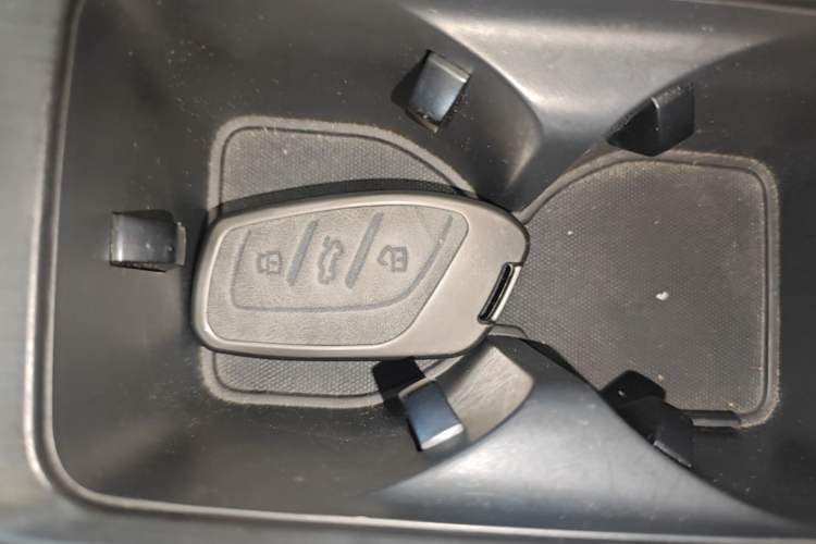 Used Roewe i5 2023 1.5L Manual Comfort Edition Vehicle Key