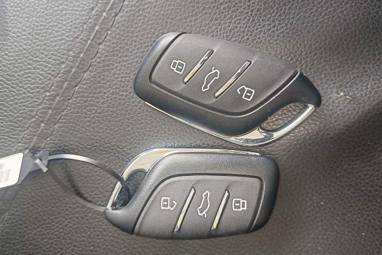 Used Roewe i5 2023 1.5L CVT Luxury Edition Vehicle Key