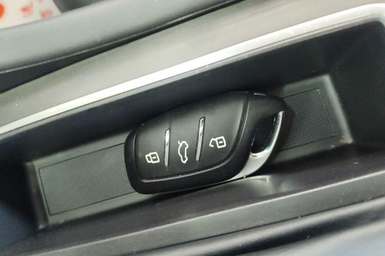 Used Roewe i5 2023 1.5L CVT Luxury Edition Vehicle Key