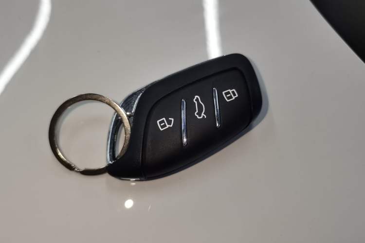 Used Roewe i5 2023 1.5L Manual Comfort Edition Vehicle Key