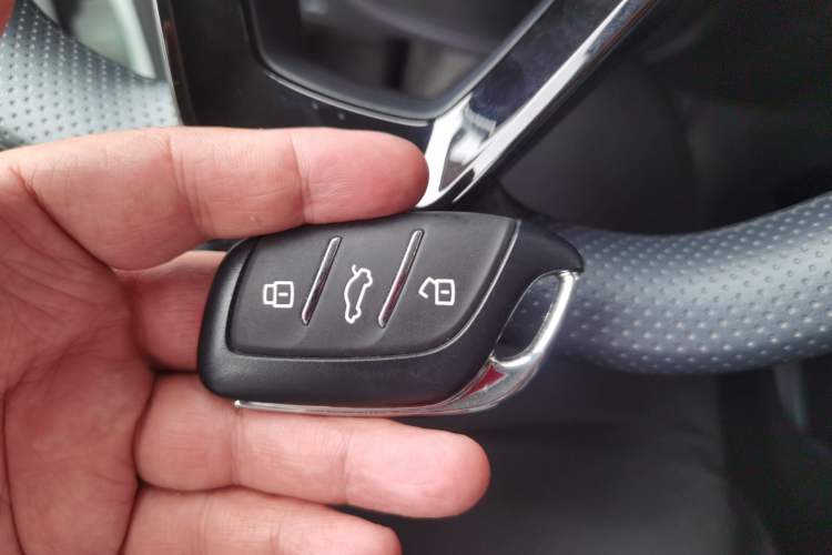 Used Roewe i5 2023 1.5L Manual Comfort Edition Vehicle Key