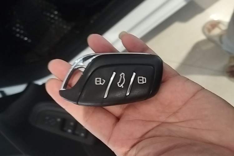 Used Roewe i5 2023 1.5L CVT Luxury Edition Vehicle Key