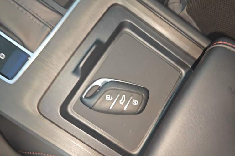 Used Roewe i5 2023 1.5L CVT Luxury Edition Vehicle Key