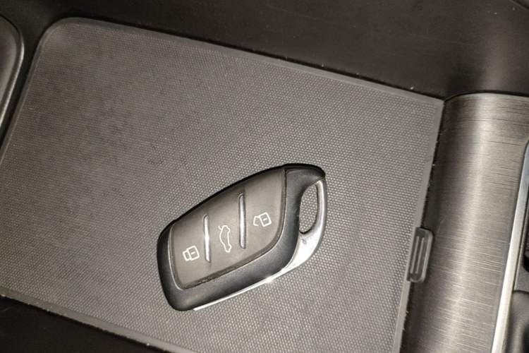 Used Roewe i5 2023 1.5L CVT Luxury Edition Vehicle Key