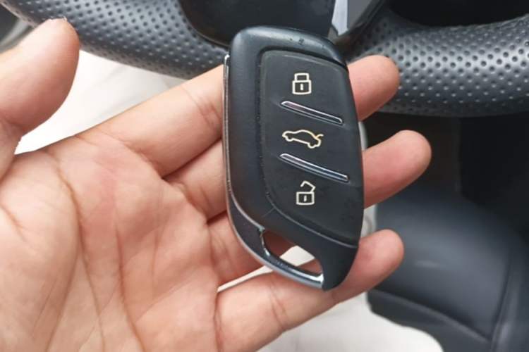 Used Roewe i5 2023 1.5L CVT Luxury Edition Vehicle Key
