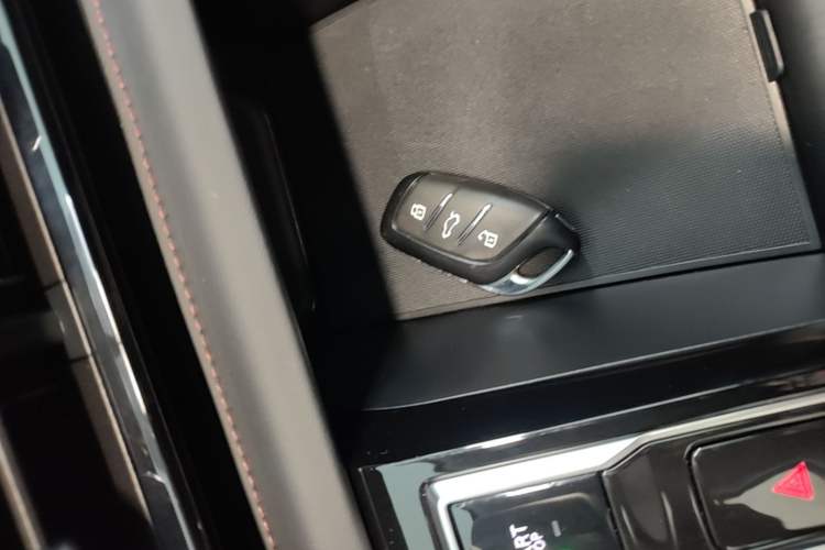 Used Roewe i5 2023 1.5L CVT Luxury Edition Vehicle Key