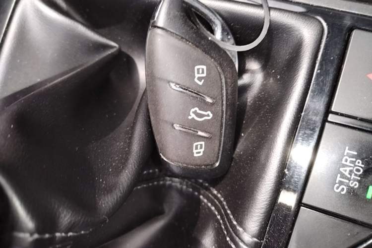 Used Roewe i5 2023 1.5L Manual Excellence Edition Vehicle Key