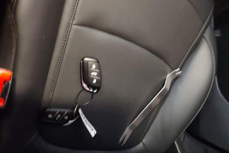 Used Roewe i5 2023 1.5L CVT Luxury Edition Vehicle Key