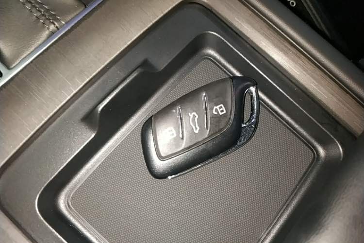 Used Roewe i5 2023 1.5L CVT Luxury Edition Vehicle Key