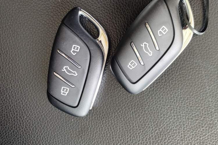 Used Roewe i5 2023 1.5L CVT Luxury Edition Vehicle Key