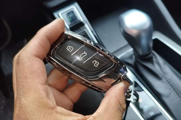 Used Roewe i5 2023 1.5L CVT Luxury Edition Vehicle Key