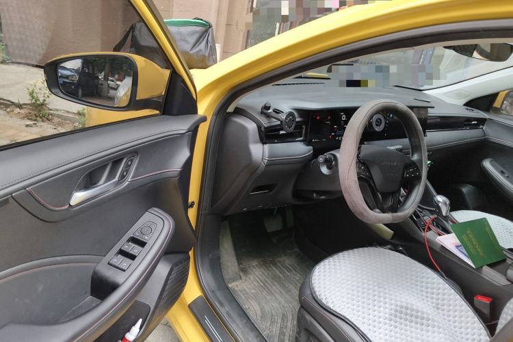 Used Roewe i5 2023 1.5L CVT Flagship Edition Driver Seat