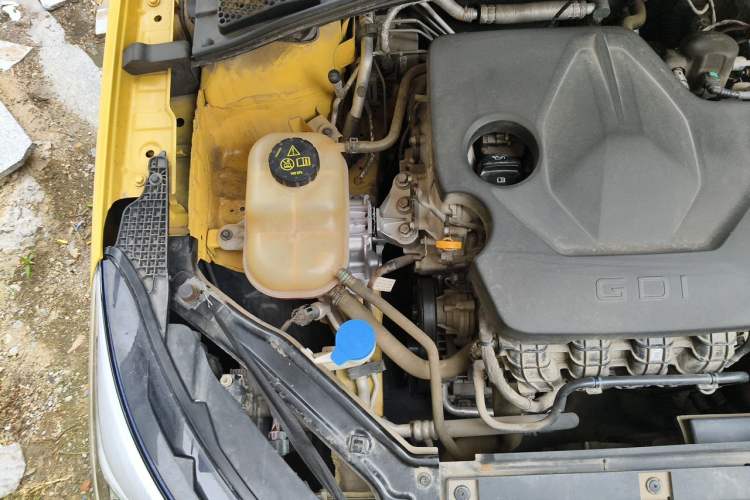 Used Roewe i5 2023 1.5L CVT Flagship Edition Engine Bay Right