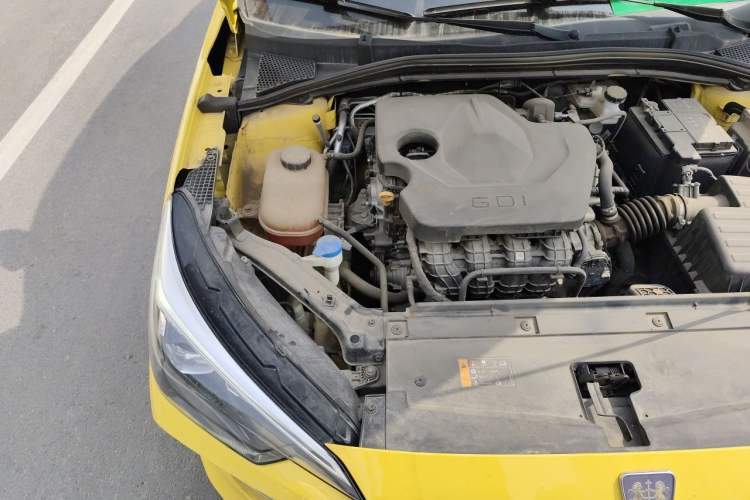 Used Roewe i5 2023 1.5L CVT Flagship Edition Engine Bay Right