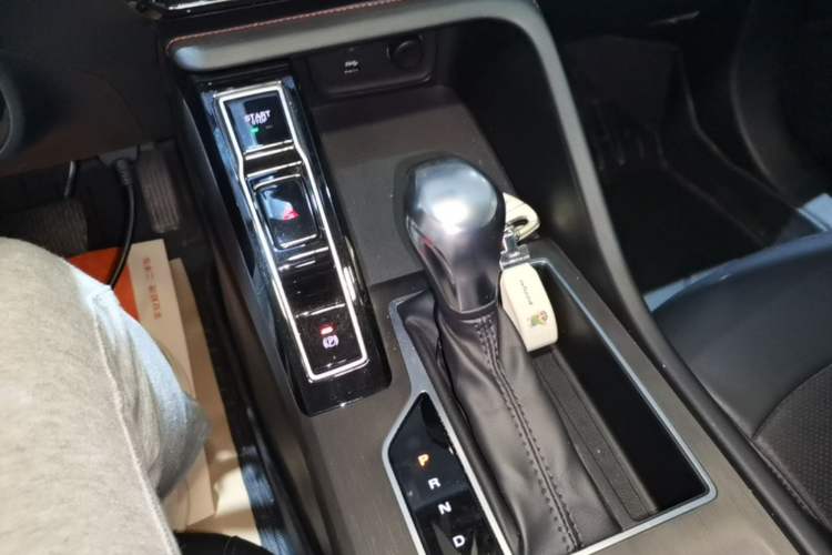 Used Roewe i5 2023 1.5L CVT Flagship Edition Gear Lever