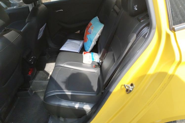 Used Roewe i5 2023 1.5L CVT Flagship Edition Left Rear Seat