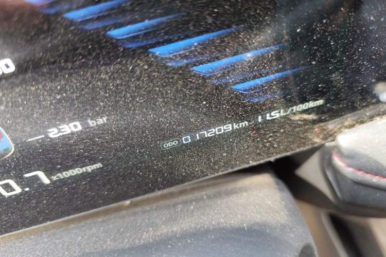 Used Roewe i5 2023 1.5L CVT Flagship Edition Odometer Close Up