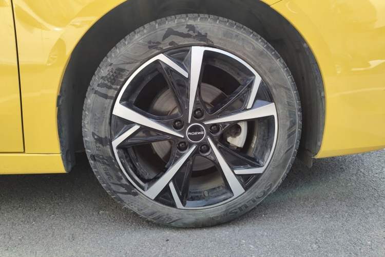 Used Roewe i5 2023 1.5L CVT Flagship Edition Right Front Wheel Hub