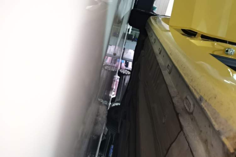 Used Roewe i5 2023 1.5L CVT Flagship Edition Right Side Sill