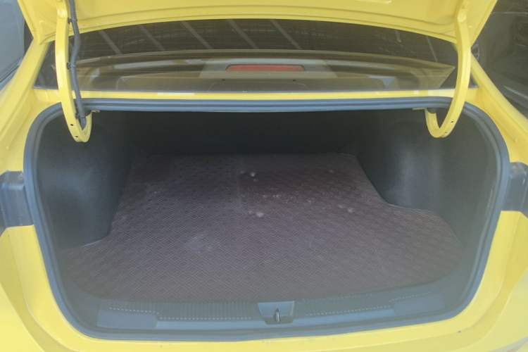 Used Roewe i5 2023 1.5L CVT Flagship Edition Trunk