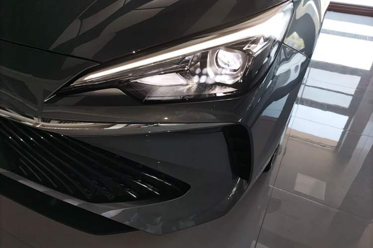 Used Roewe i5 2024 1.5L CVT Luxury Edition Left Front Headlight