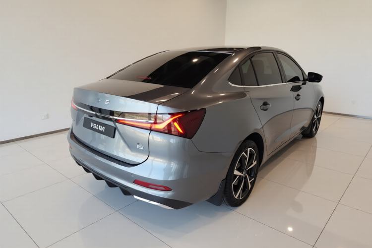 Used Roewe i5 2024 1.5L CVT Luxury Edition Rear Right 45 Deg